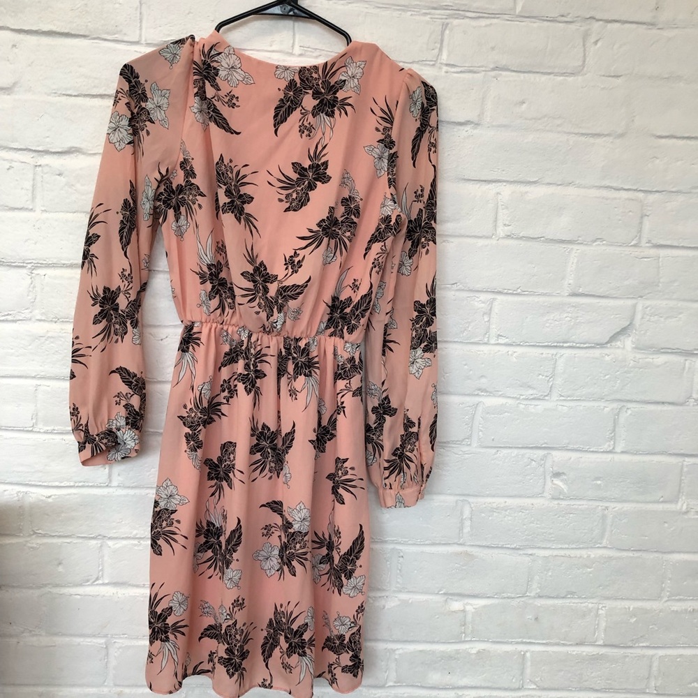 Pretty Spring Dress - Picture 2 of 3